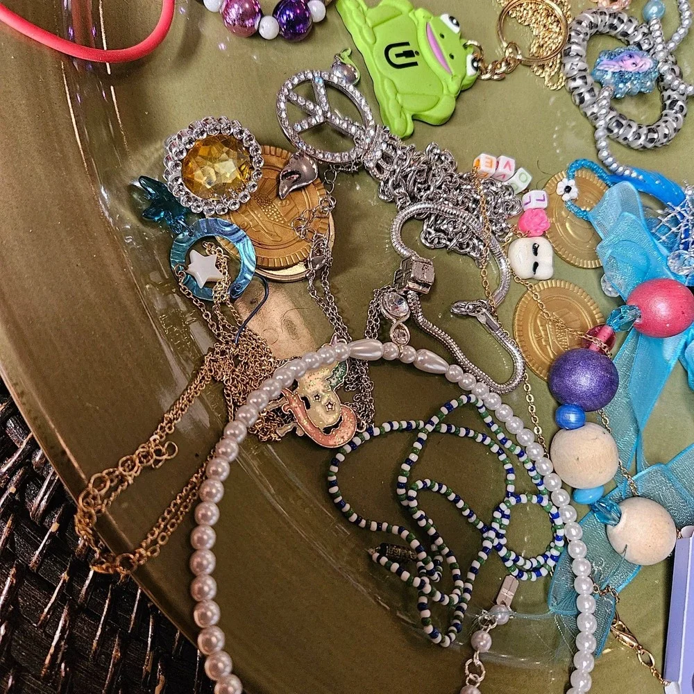 Vtg-Now JUNK Jewelry Lot~Young Adult~Teens~Children~ Wear Or For Projects~Crafts